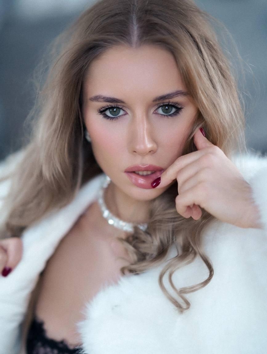 Инна привлекальеная девушка из Пушкино цена от 6000 руб