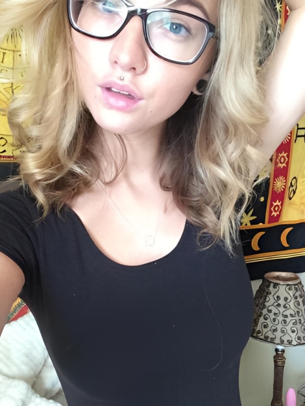 Ася привлекательная девушка из Пушкино цена от 1500 руб