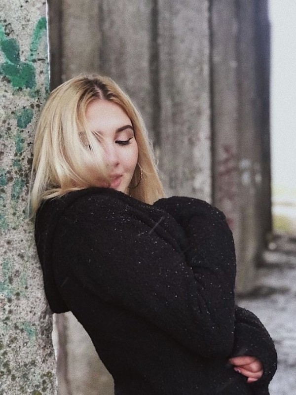 Арина привлекательная девушка из Пушкино цена от 9000 руб