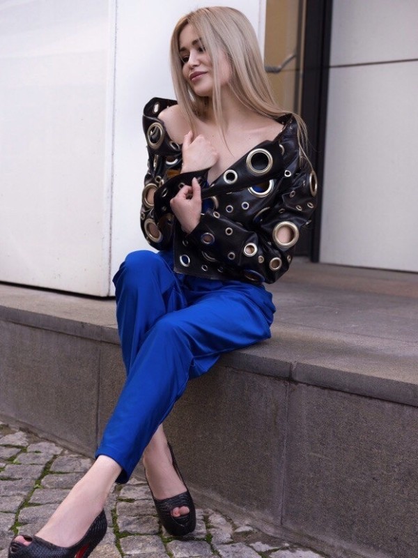 Вика привлекательная девушка из Пушкино цена от 3500 руб