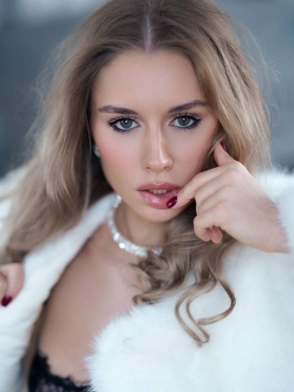 Инна привлекательная девушка из Пушкино цена от 6000 руб